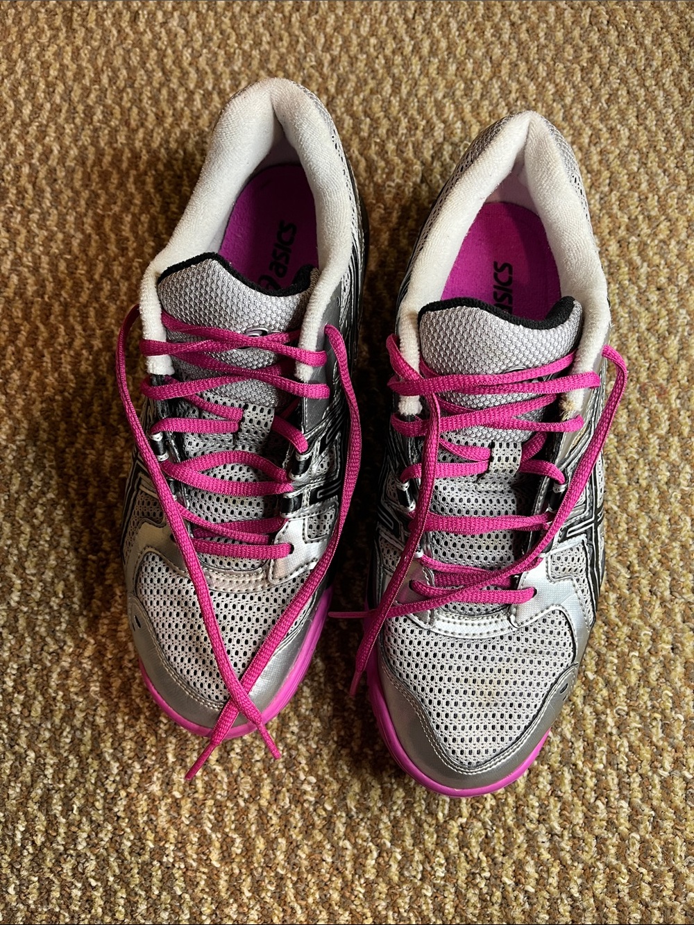 Oasis Gray and Pink Women's Running Sneakers